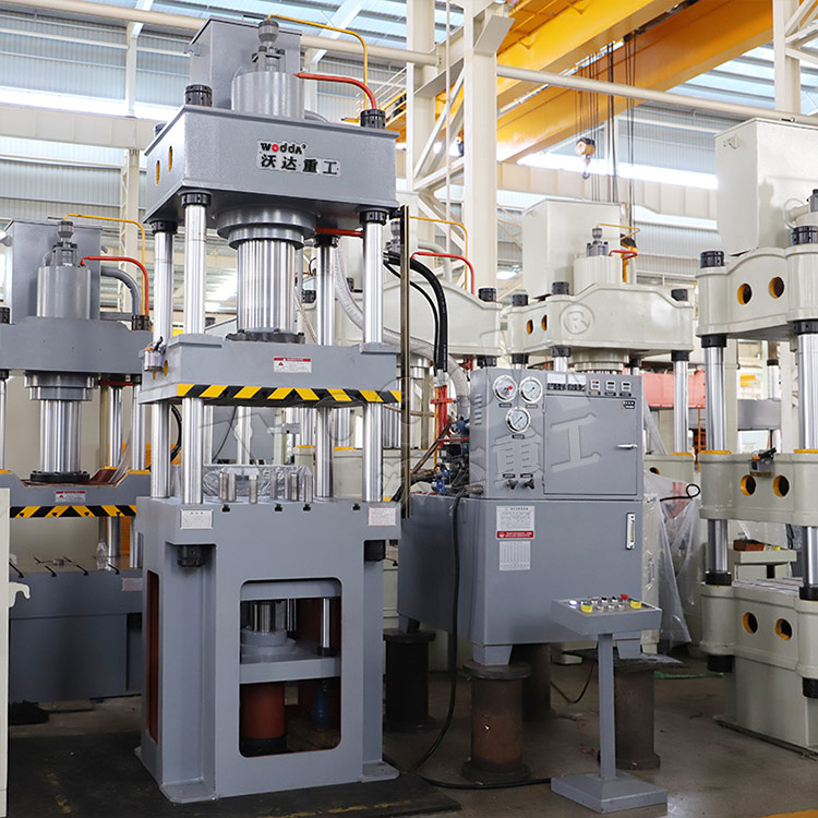 200噸三(san)梁四柱拉伸(shēn)機