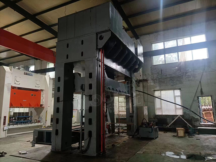 630噸框架式(shi)拉伸液壓(ya)機