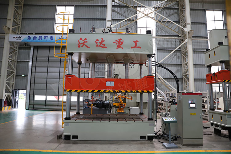 315噸(dun)汽車内飾件液壓(ya)機