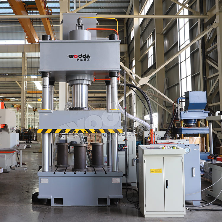 國标315噸(dun)四柱液(yè)壓機