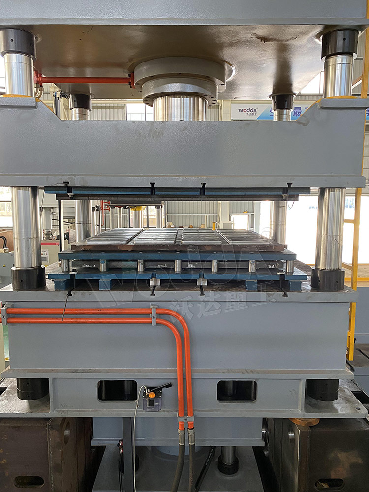 400噸拉伸(shēn)機（工作台及(jí)液壓墊）