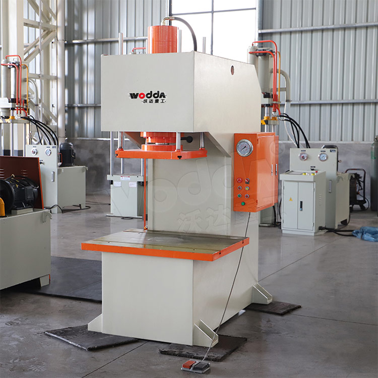 C型63噸單(dan)柱液壓機