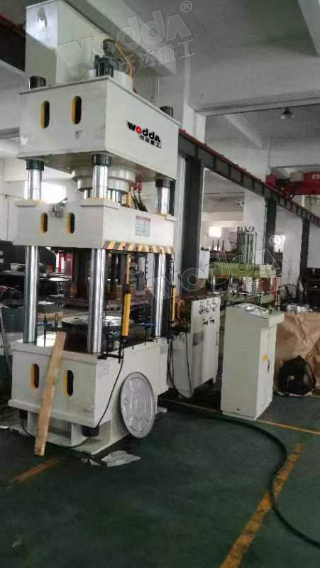 拉(lā)伸消防水(shui)帶纏繞機(jī)側闆壓力(lì)機