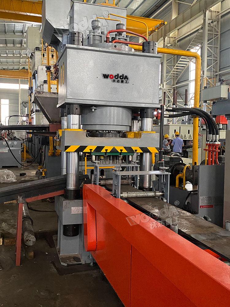 500噸四(sì)柱液壓機