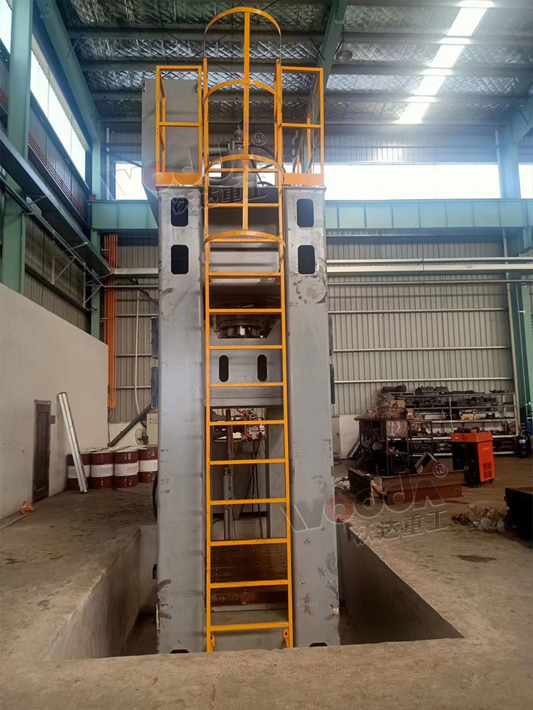 800噸框架(jia)式液壓機現(xian)場調試