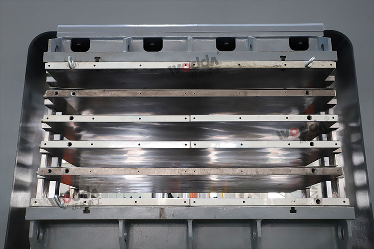 多層熱(rè)壓闆