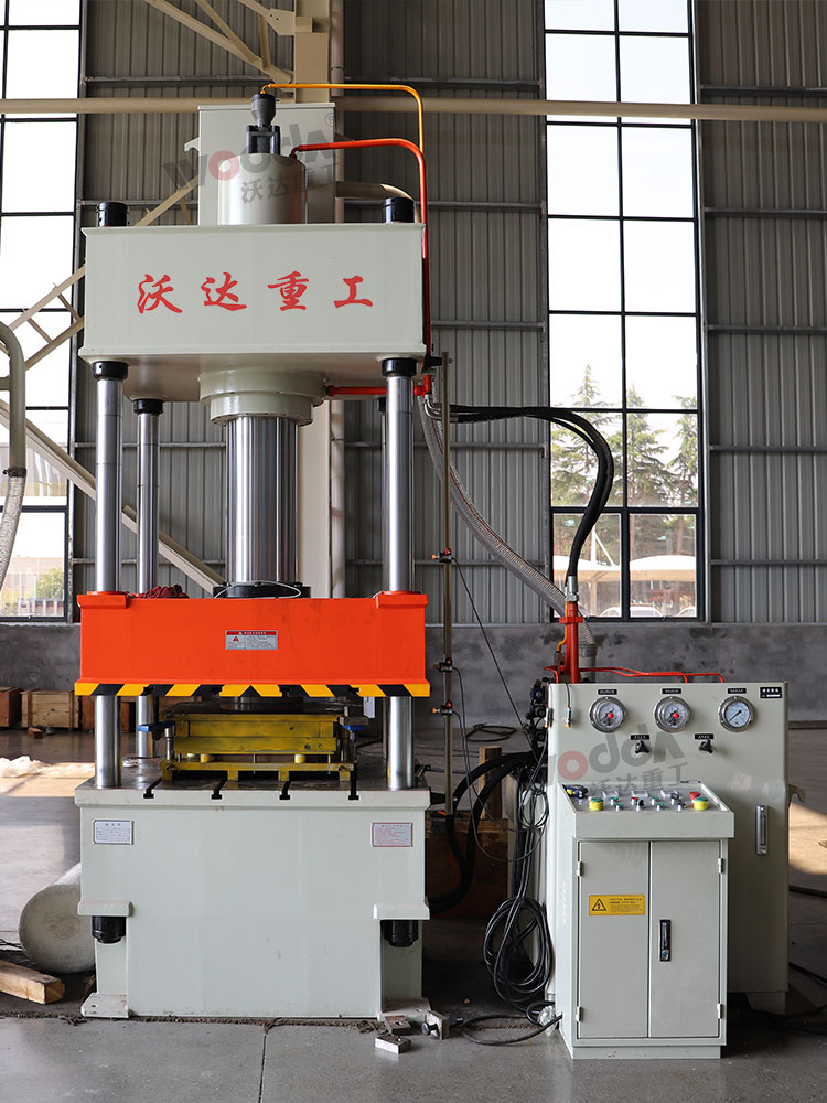 200噸三梁四柱(zhu)沖壓機