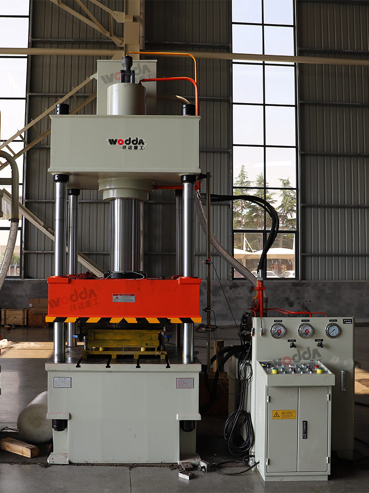 200噸四柱(zhù)液壓機