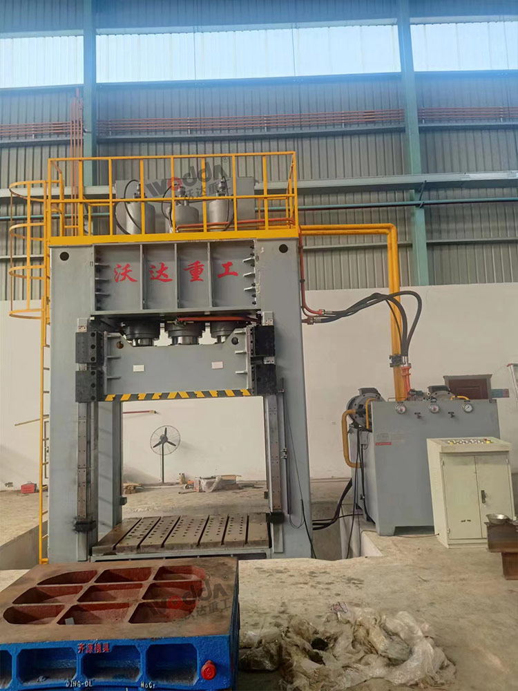 800噸框架(jià)式薄闆拉伸(shēn)機