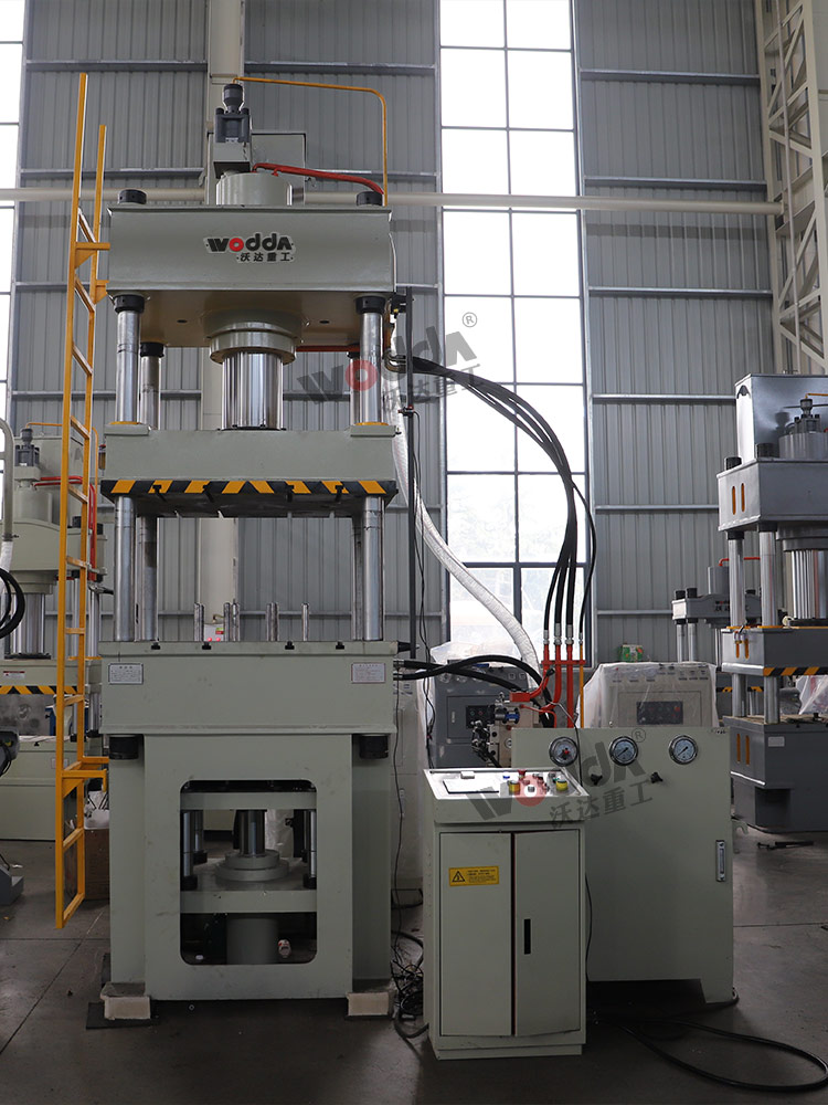 200噸(dūn)液壓頂拉伸機