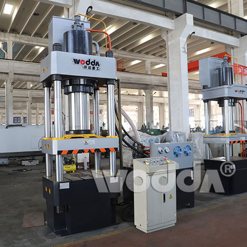 315噸三梁四(si)柱液壓機(jī)(四柱油壓(yā)機)