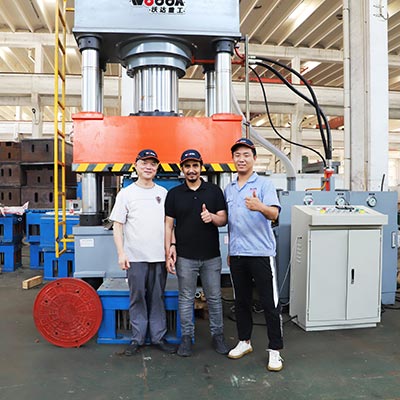 玻璃鋼複(fu)合樹脂井蓋(gai)熱壓成型液(ye)壓機