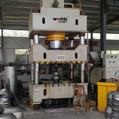 500噸不鏽鋼(gāng)封頭拉伸液壓(ya)機